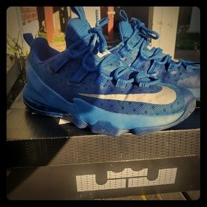 Lebron James XIII size 9